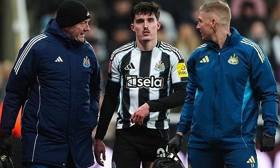 开云体育官网-邮报：纽卡后卫利夫拉门托腿筋受伤，将缺席六到八周