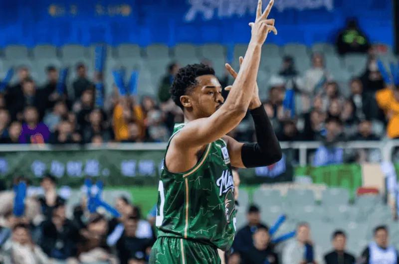 同曦狂胜深圳！新小外盘活全队，郭昊文全能输出，双核驱动是真爽