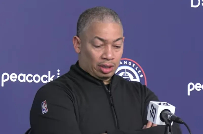 开云官网首页-胜湖人！泰伦卢采访沮丧不满判罚，多人爆赞祖巴茨，小卡主动担责|快船|泰伦-卢|洛杉矶湖人队|洛杉矶快船队|伊维察-祖巴茨_新浪新闻