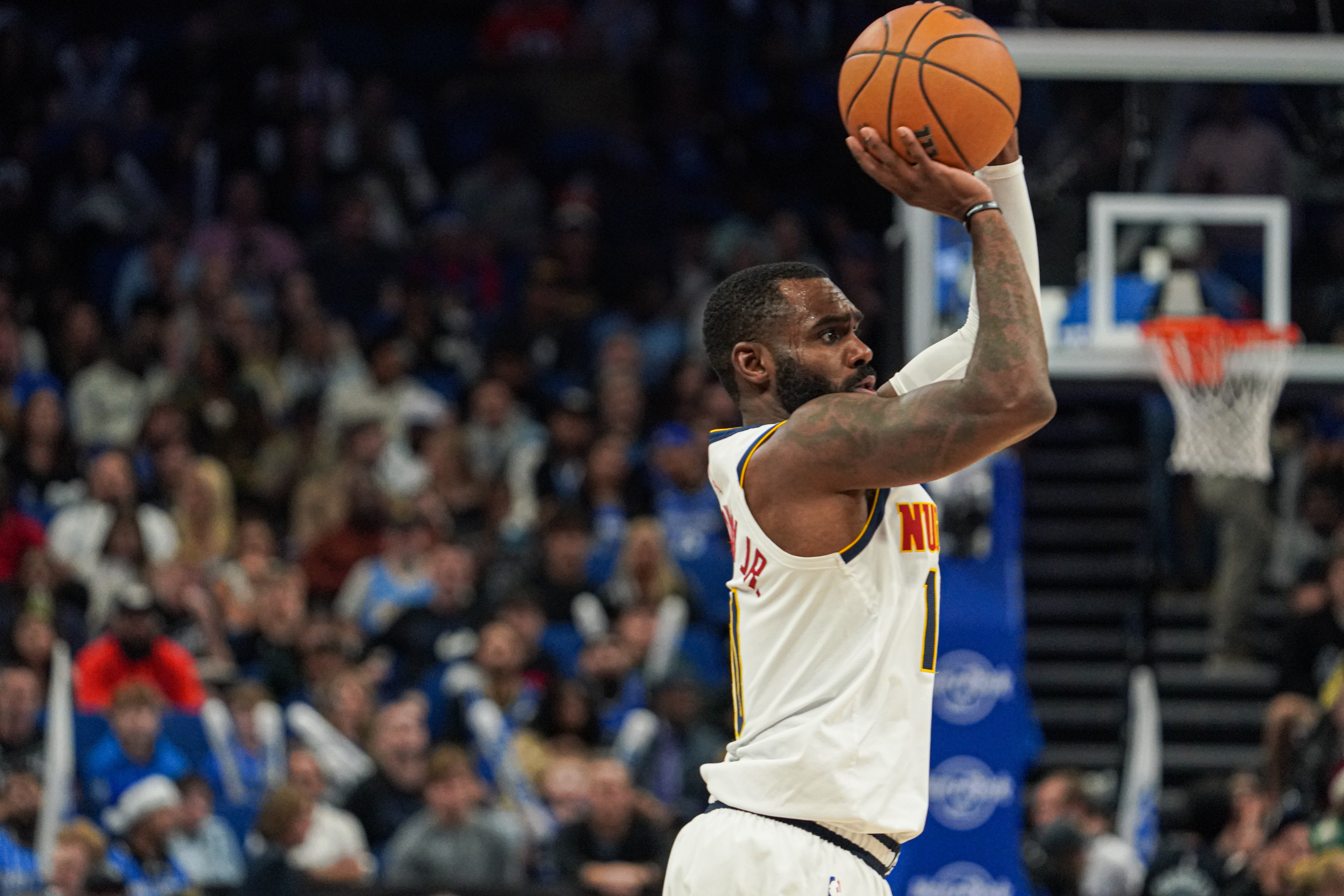 开云官网首页-下半场拿到15分！小哈达威14中5拿到17分4板2助