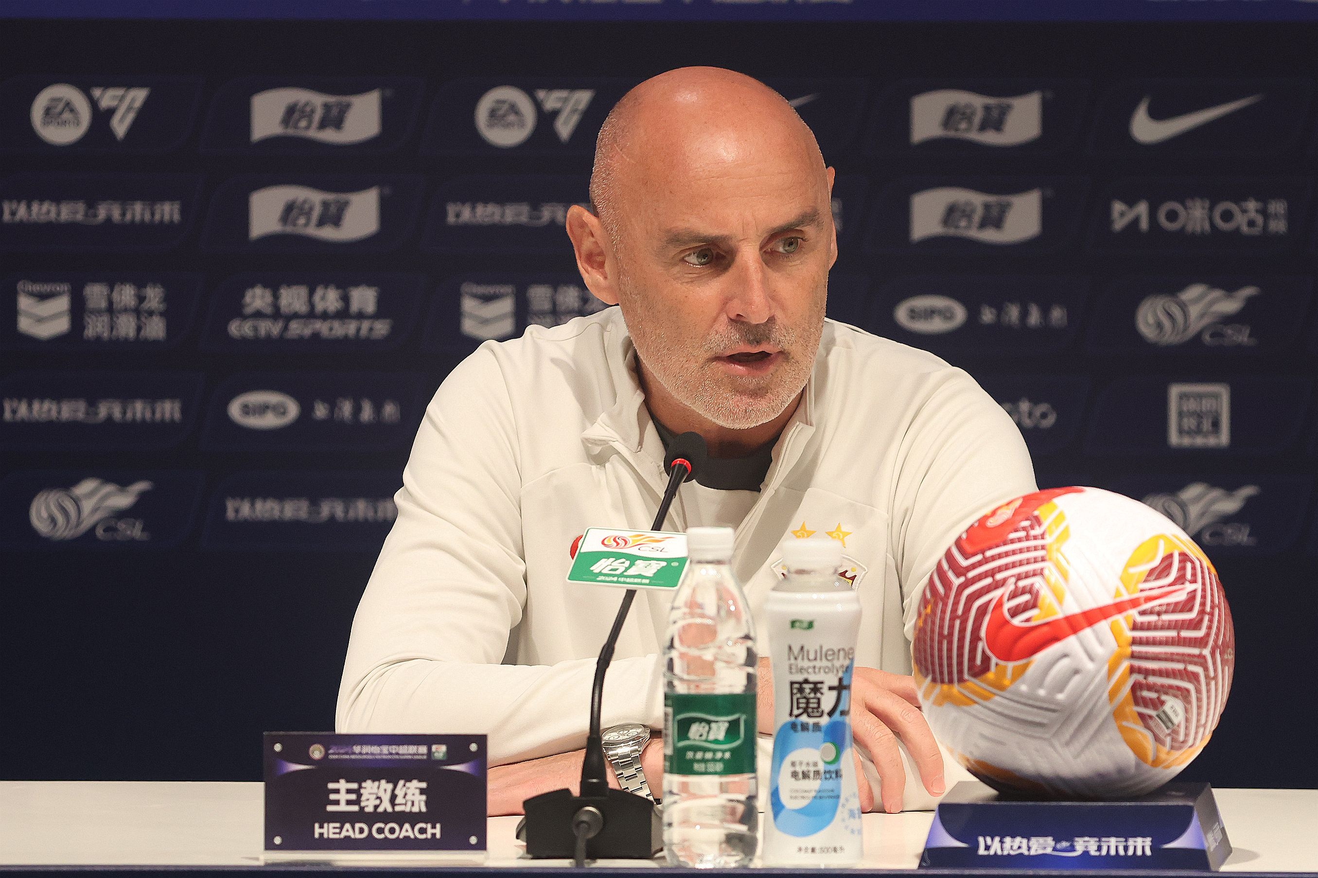 开云体育官网-跟队谈海港首轮输球：问题源于人员结构，前场没有能拿住球的核心